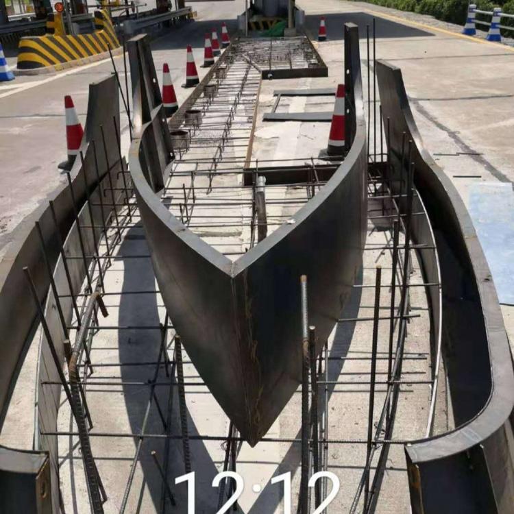 1587805559108999.jpg 高速收费岛模具4.jpg