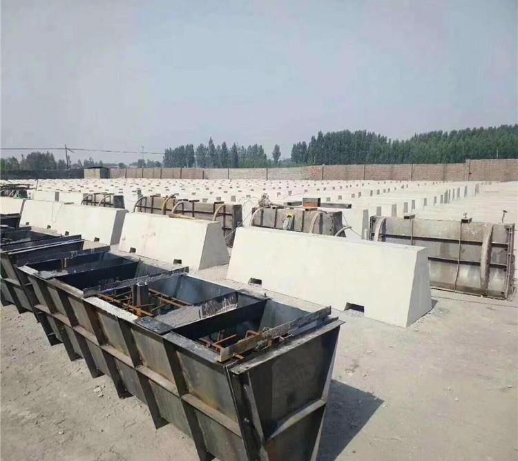 1588294543569783.jpg 公路水泥隔离墩.jpg