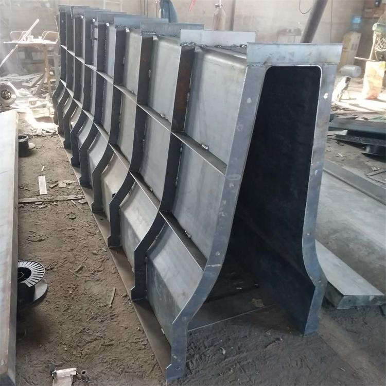 翰轩模具制造 隔离墩模具4.jpg