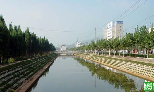 翰轩模具厂 河道护坡.jpg