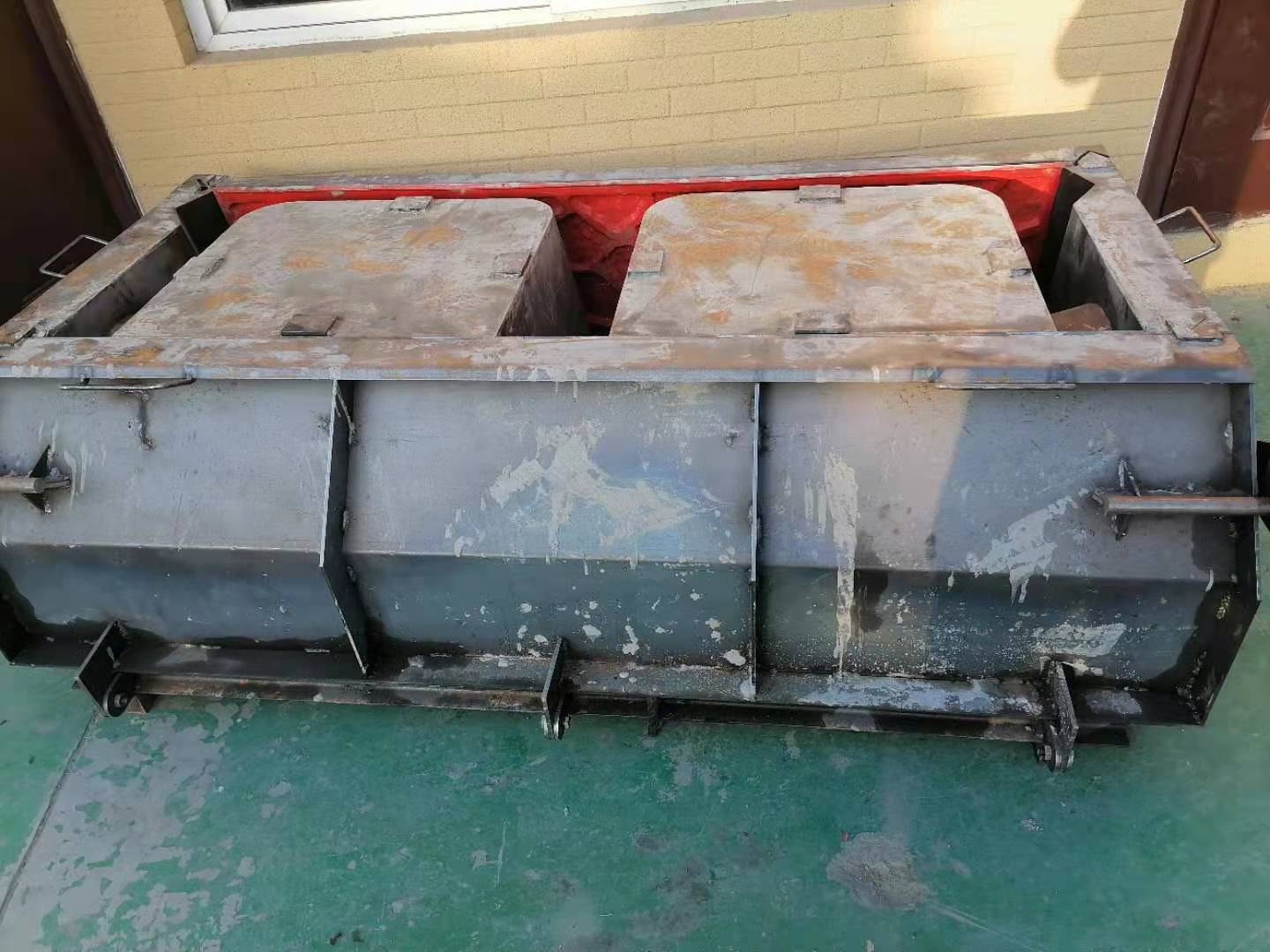 1608251757834680.jpg 阶梯式护坡模具